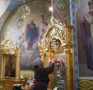Calendar ortodox pentru ziua de 3 octombrie 2025: Sfântul pomenit azi îi apără pe creștini de necazuri! Rugăciunea rostită de creștini pentru a scăpa de ghinion
